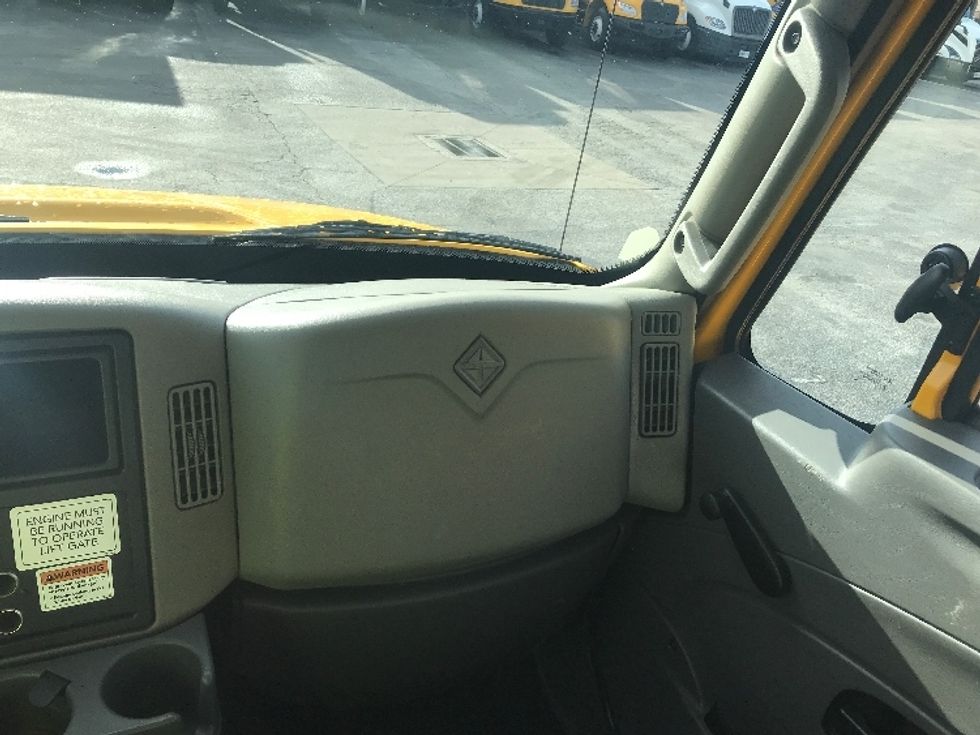 Flatbed Truck-Light and Medium Duty Trucks-International-2019-4300-Tampa-FL-166,721\n\t\tmiles-$ 39,500 - Image 21