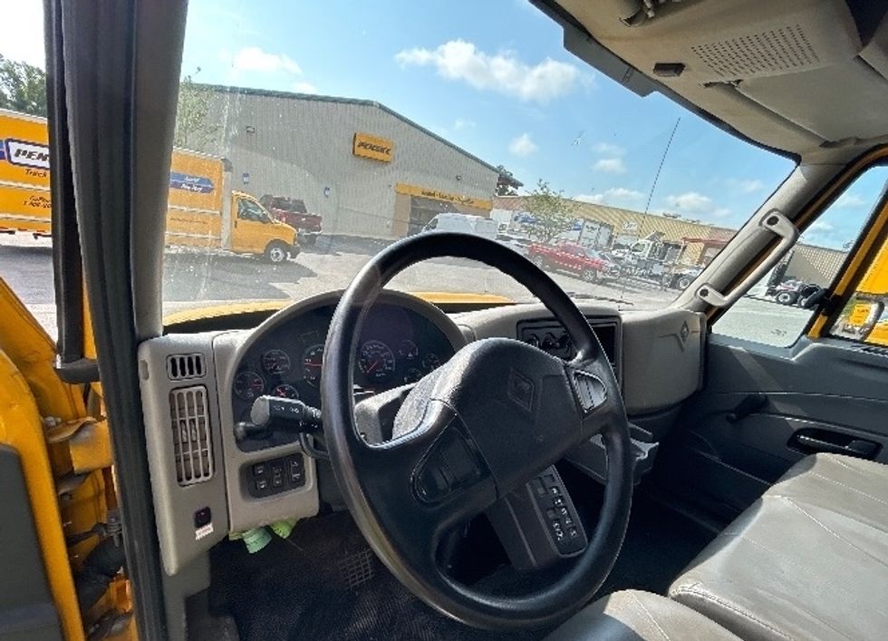 Flatbed Truck-Light and Medium Duty Trucks-International-2019-4300-Tampa-FL-187,049\n\t\tmiles-$ 33,500 - Image 14