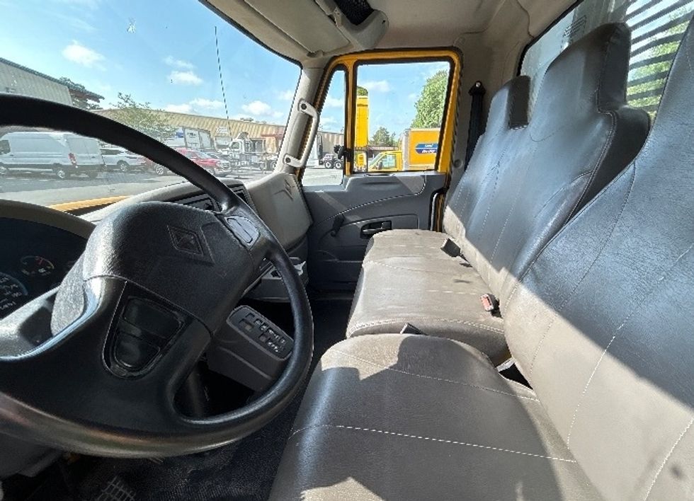 Flatbed Truck-Light and Medium Duty Trucks-International-2019-4300-Tampa-FL-187,049\n\t\tmiles-$ 33,500 - Image 15