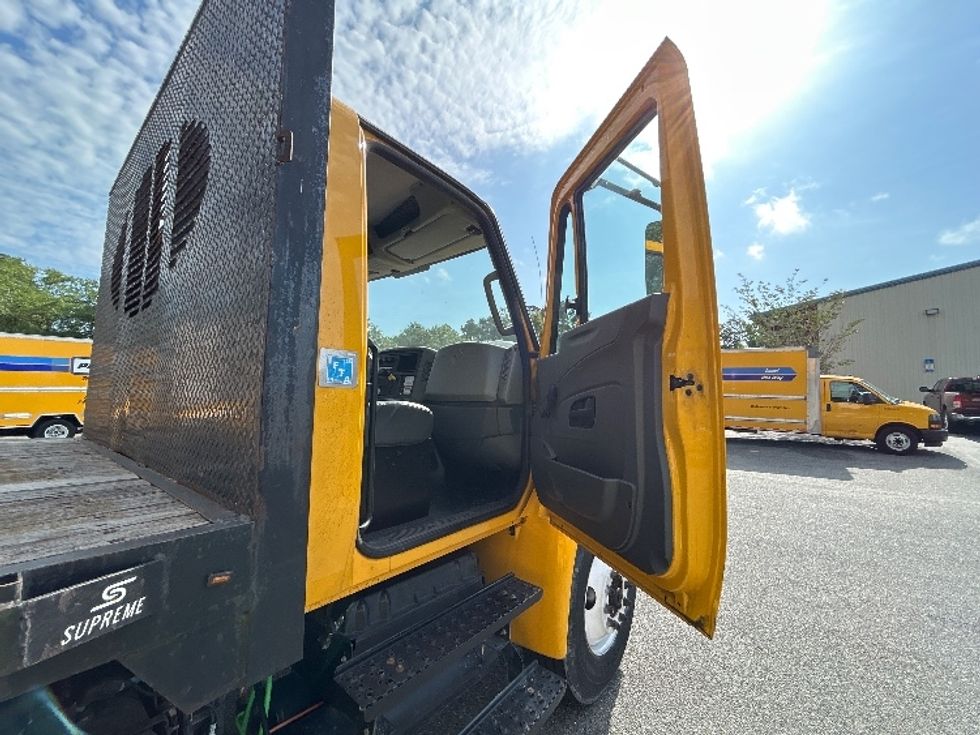 Flatbed Truck-Light and Medium Duty Trucks-International-2019-4300-Tampa-FL-187,049\n\t\tmiles-$ 33,500 - Image 16