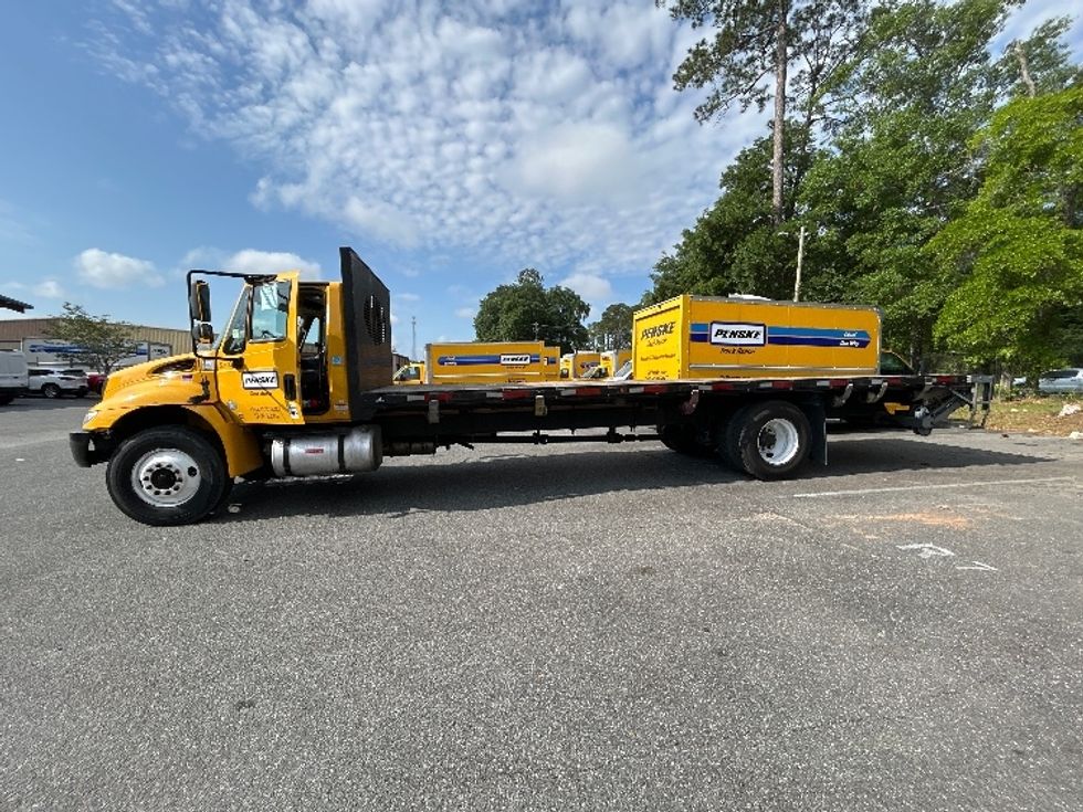 Flatbed Truck-Light and Medium Duty Trucks-International-2019-4300-Tampa-FL-187,049\n\t\tmiles-$ 33,500 - Image 2
