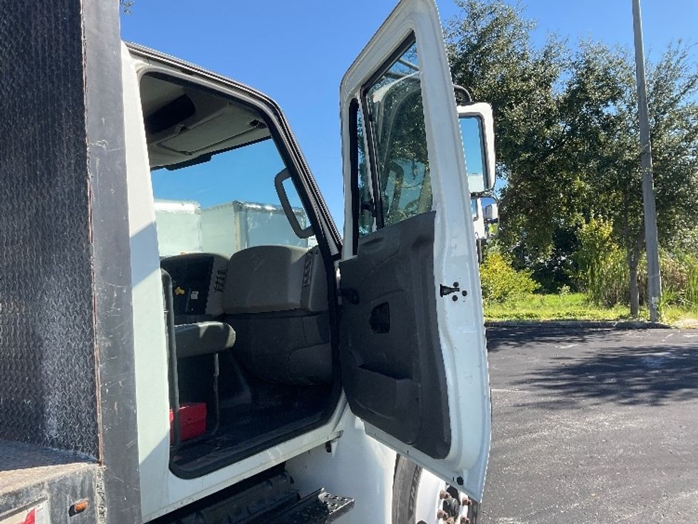 Flatbed Truck-Light and Medium Duty Trucks-International-2019-4300-Tampa-FL-75,098\n\t\tmiles-$ 51,750 - Image 17