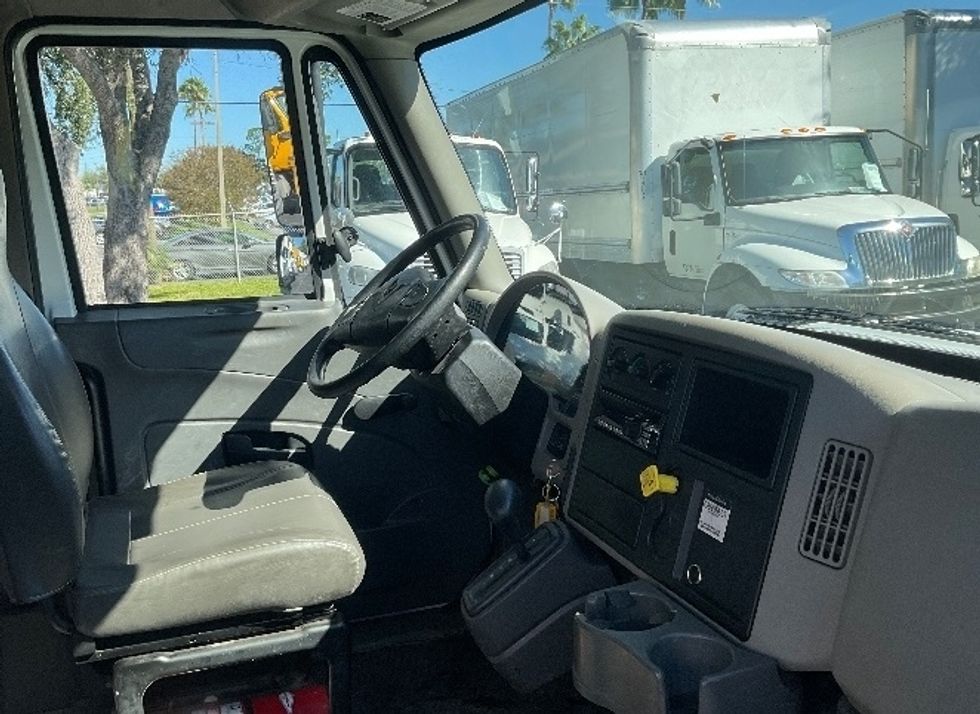 Flatbed Truck-Light and Medium Duty Trucks-International-2019-4300-Tampa-FL-75,098\n\t\tmiles-$ 51,750 - Image 19