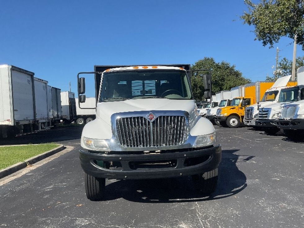 Flatbed Truck-Light and Medium Duty Trucks-International-2019-4300-Tampa-FL-75,098\n\t\tmiles-$ 51,750 - Image 2