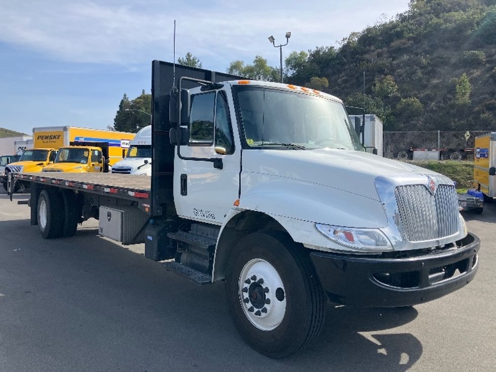 Flatbed Truck-Light and Medium Duty Trucks-International-2019-4300-Torrance-CA-113,986\n\t\tmiles-$ 60,000 - Image 1