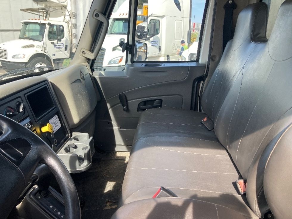Flatbed Truck-Light and Medium Duty Trucks-International-2019-4300-Torrance-CA-113,986\n\t\tmiles-$ 60,000 - Image 17