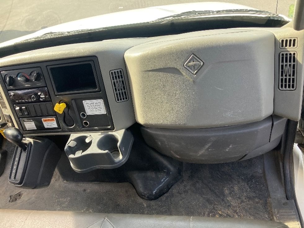Flatbed Truck-Light and Medium Duty Trucks-International-2019-4300-Torrance-CA-113,986\n\t\tmiles-$ 60,000 - Image 19