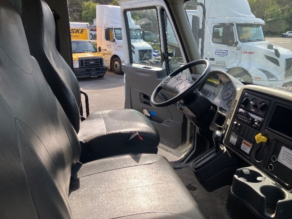 Flatbed Truck-Light and Medium Duty Trucks-International-2019-4300-Torrance-CA-113,986\n\t\tmiles-$ 60,000 - Image 20