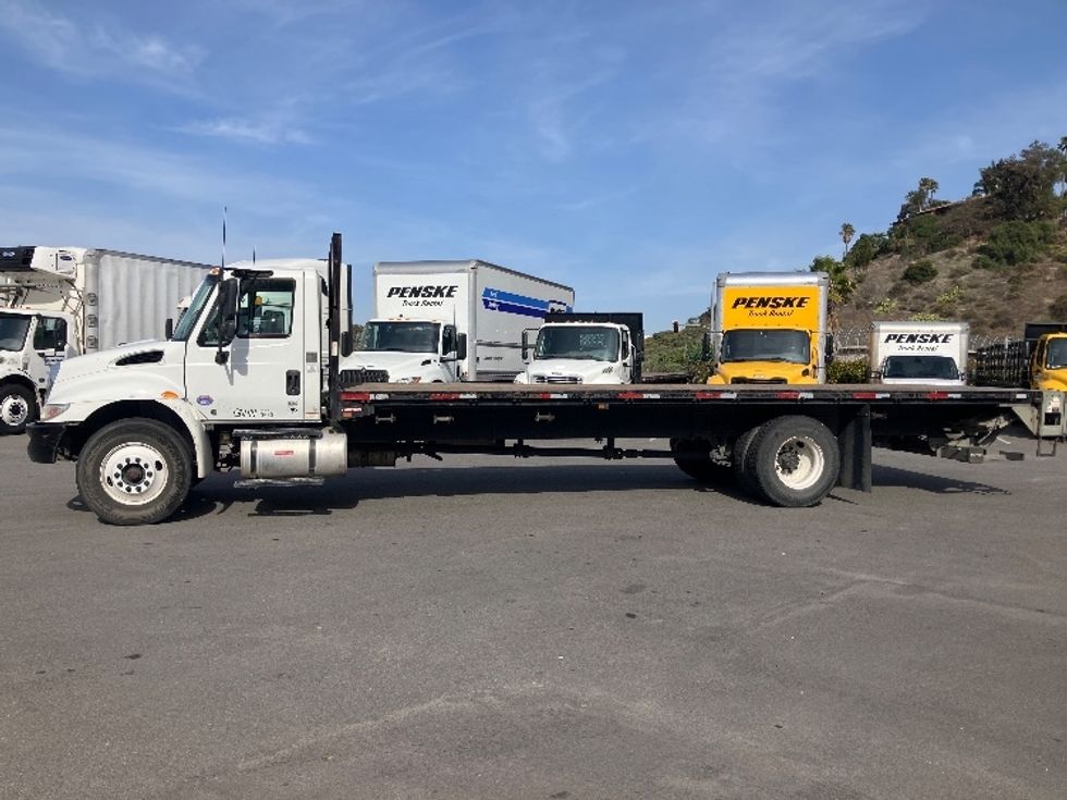 Flatbed Truck-Light and Medium Duty Trucks-International-2019-4300-Torrance-CA-113,986\n\t\tmiles-$ 60,000 - Image 4