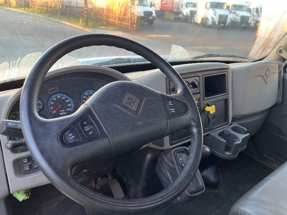 Flatbed Truck-Light and Medium Duty Trucks-International-2019-4300-Torrance-CA-58,562\n\t\tmiles-$ 53,750 - Image 15