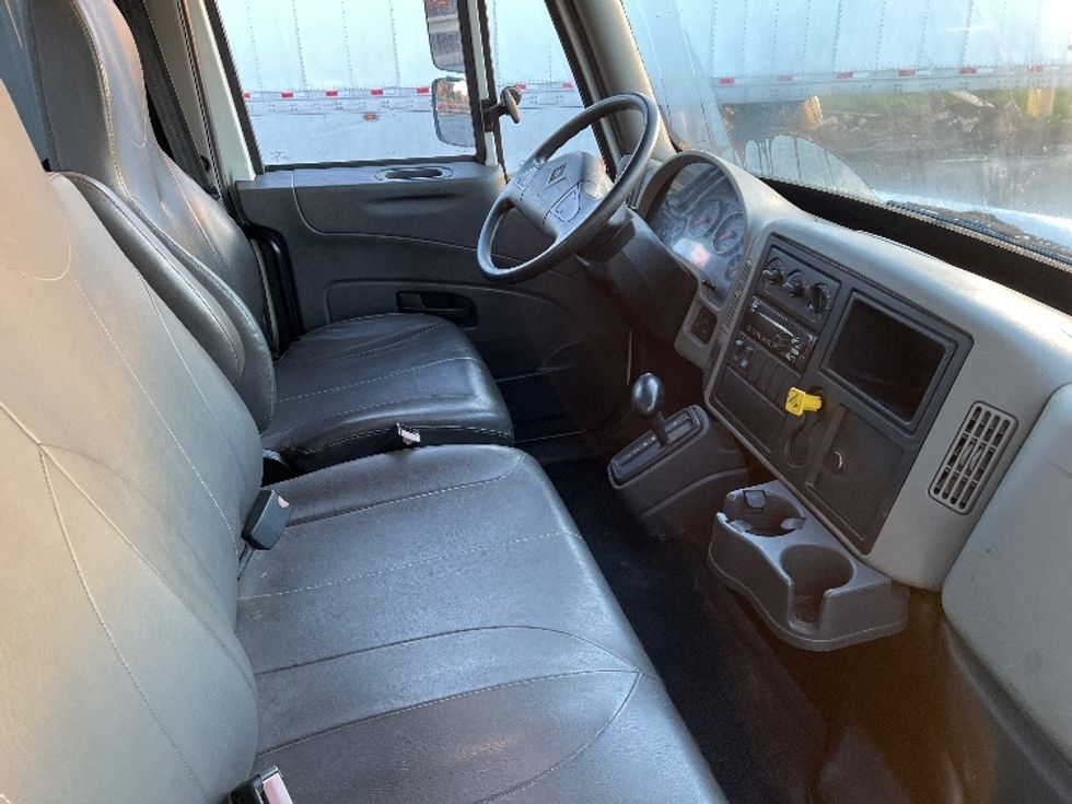 Flatbed Truck-Light and Medium Duty Trucks-International-2019-4300-Torrance-CA-58,562\n\t\tmiles-$ 53,750 - Image 19