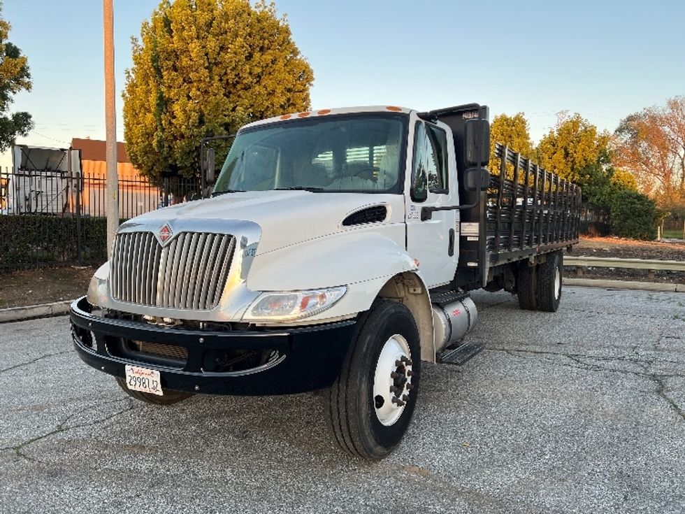 Flatbed Truck-Light and Medium Duty Trucks-International-2019-4300-Torrance-CA-58,562\n\t\tmiles-$ 53,750 - Image 3