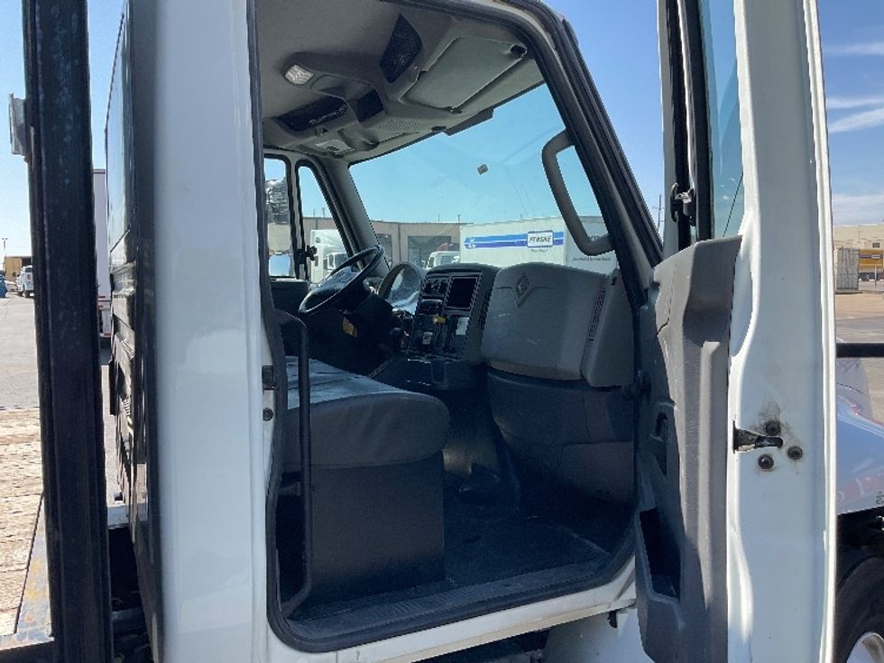 Flatbed Truck-Light and Medium Duty Trucks-International-2019-4300-Tulsa-OK-135,742\n\t\tmiles-$ 53,250 - Image 16