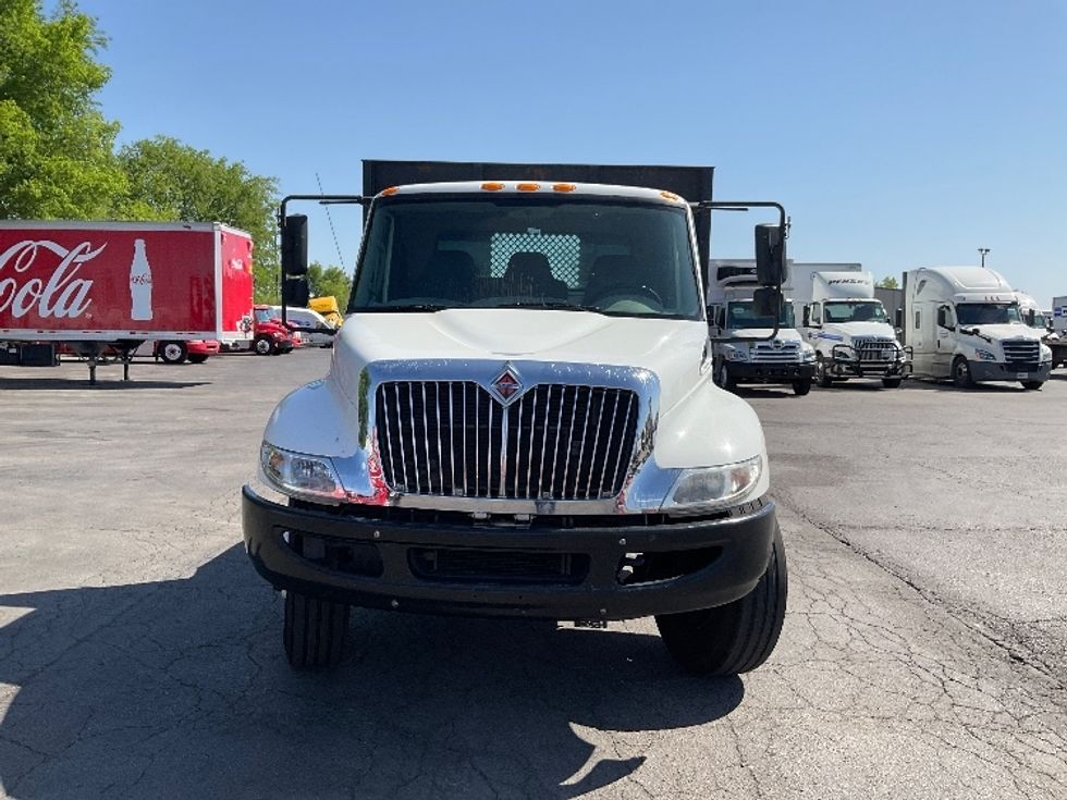 Flatbed Truck-Light and Medium Duty Trucks-International-2019-4300-Tulsa-OK-135,742\n\t\tmiles-$ 53,250 - Image 2