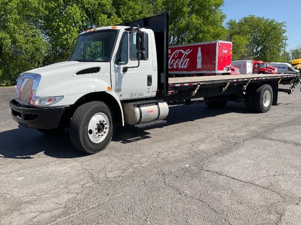 Flatbed Truck-Light and Medium Duty Trucks-International-2019-4300-Tulsa-OK-135,742\n\t\tmiles-$ 53,250 - Image 3