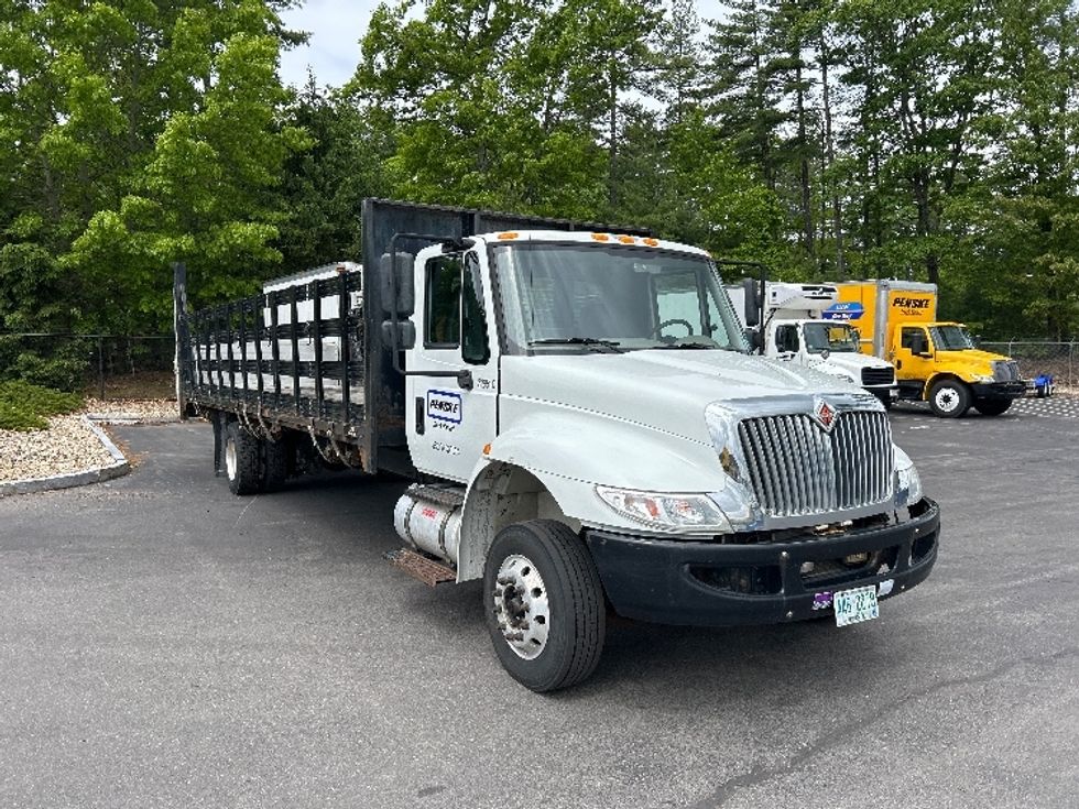 Flatbed Truck-Light and Medium Duty Trucks-International-2019-4300LP-Londonderry-NH-157,793\n\t\tmiles-$ 43,500 - Image 1