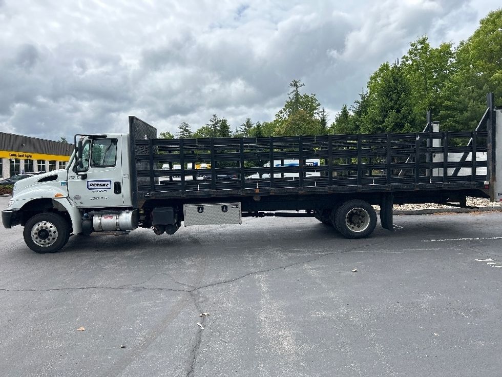 Flatbed Truck-Light and Medium Duty Trucks-International-2019-4300LP-Londonderry-NH-157,793\n\t\tmiles-$ 43,500 - Image 4