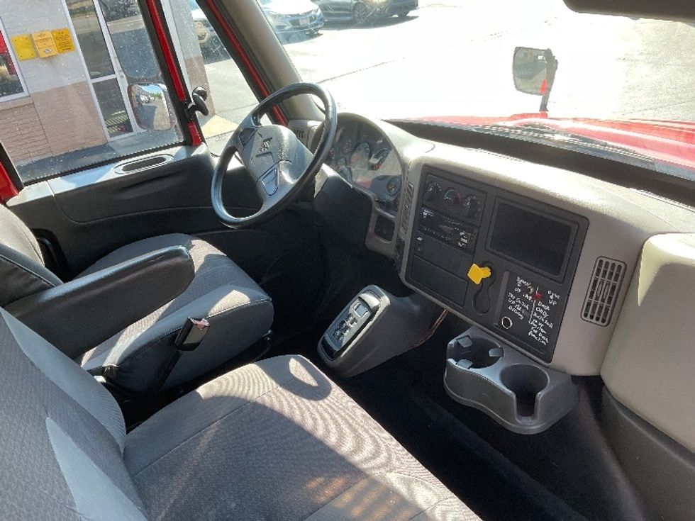Flatbed Truck-Light and Medium Duty Trucks-International-2019-4400-Milwaukee-WI-209,059\n\t\tmiles-$ 40,250 - Image 22