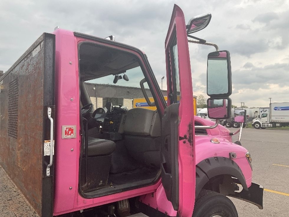 Flatbed Truck-Light and Medium Duty Trucks-International-2019-7600-Piqua-OH-136,791\n\t\tmiles-$ 82,750 - Image 19