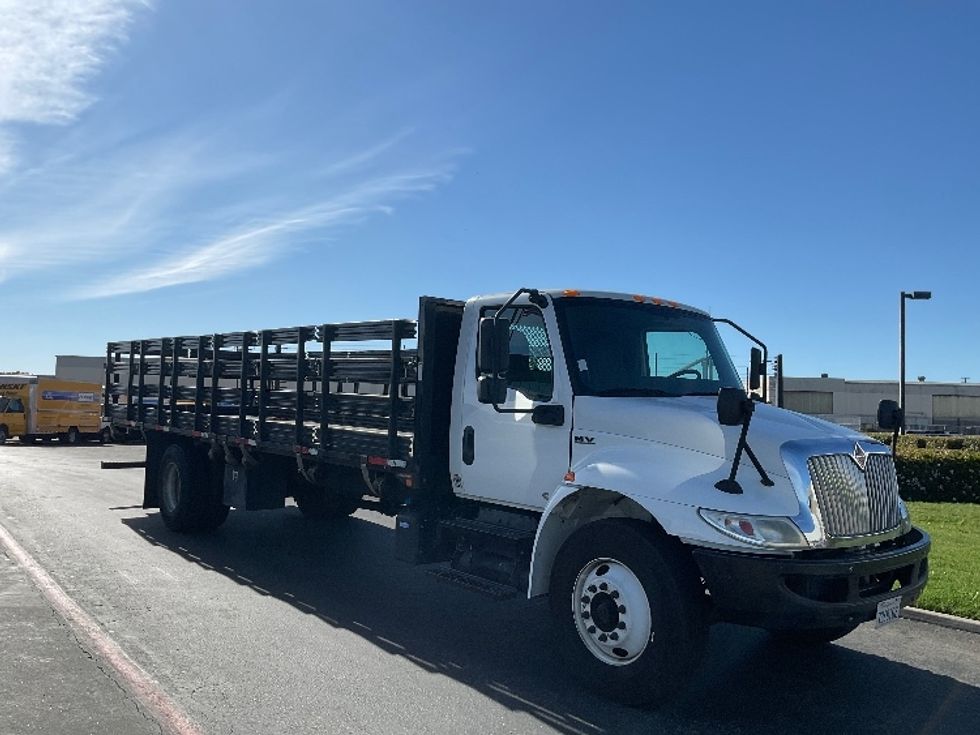 Flatbed Truck-Light and Medium Duty Trucks-International-2019-MV607-Fontana-CA-150,380\n\t\tmiles-$ 40,000 - Image 1