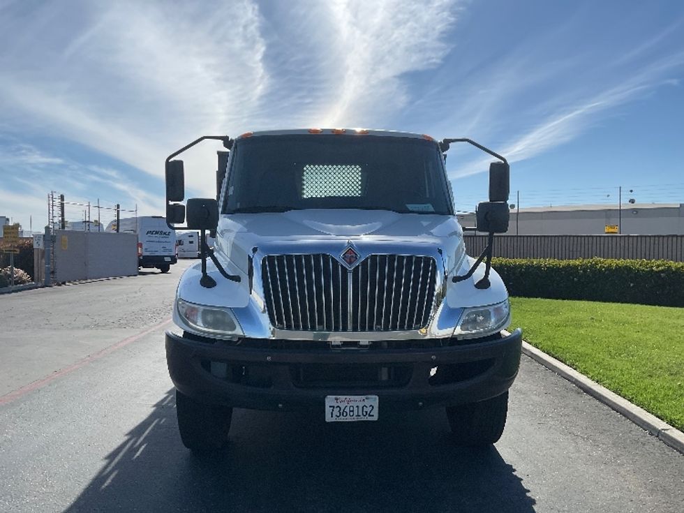 Flatbed Truck-Light and Medium Duty Trucks-International-2019-MV607-Fontana-CA-150,380\n\t\tmiles-$ 40,000 - Image 2