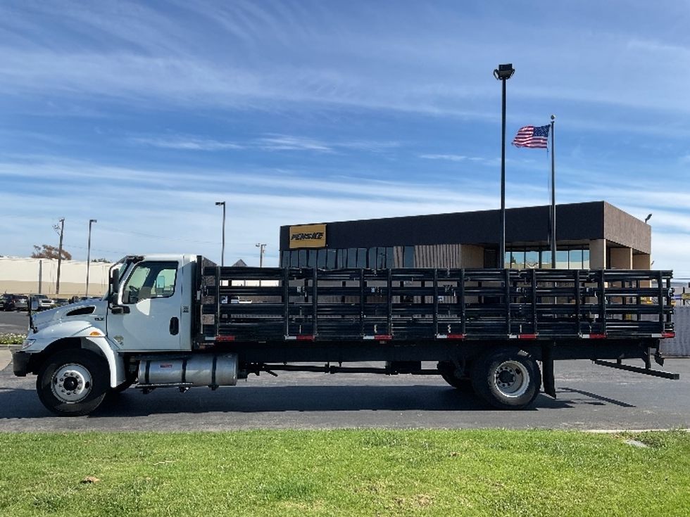 Flatbed Truck-Light and Medium Duty Trucks-International-2019-MV607-Fontana-CA-150,380\n\t\tmiles-$ 40,000 - Image 4