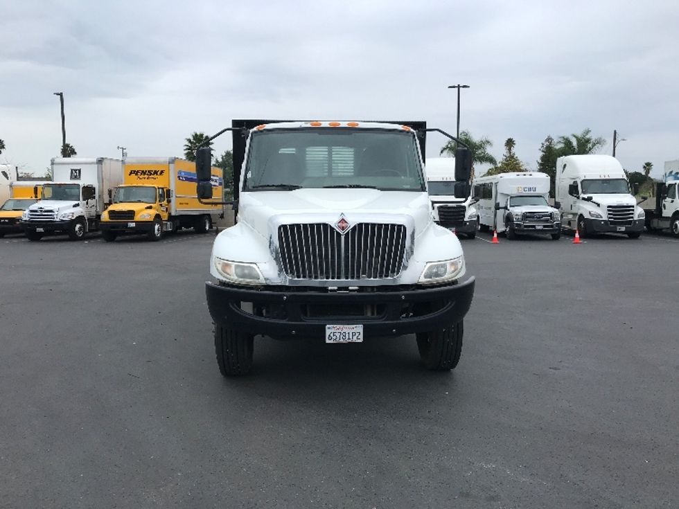 Flatbed Truck-Light and Medium Duty Trucks-International-2019-MV607-Jurupa Valley-CA-130,172\n\t\tmiles-$ 49,750 - Image 2