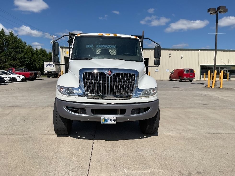 Flatbed Truck-Light and Medium Duty Trucks-International-2019-MV607-Knoxville-TN-191,994\n\t\tmiles-$ 57,250 - Image 2