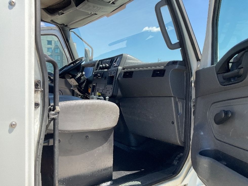 Flatbed Truck-Light and Medium Duty Trucks-International-2019-MV607-Knoxville-TN-191,994\n\t\tmiles-$ 57,250 - Image 20