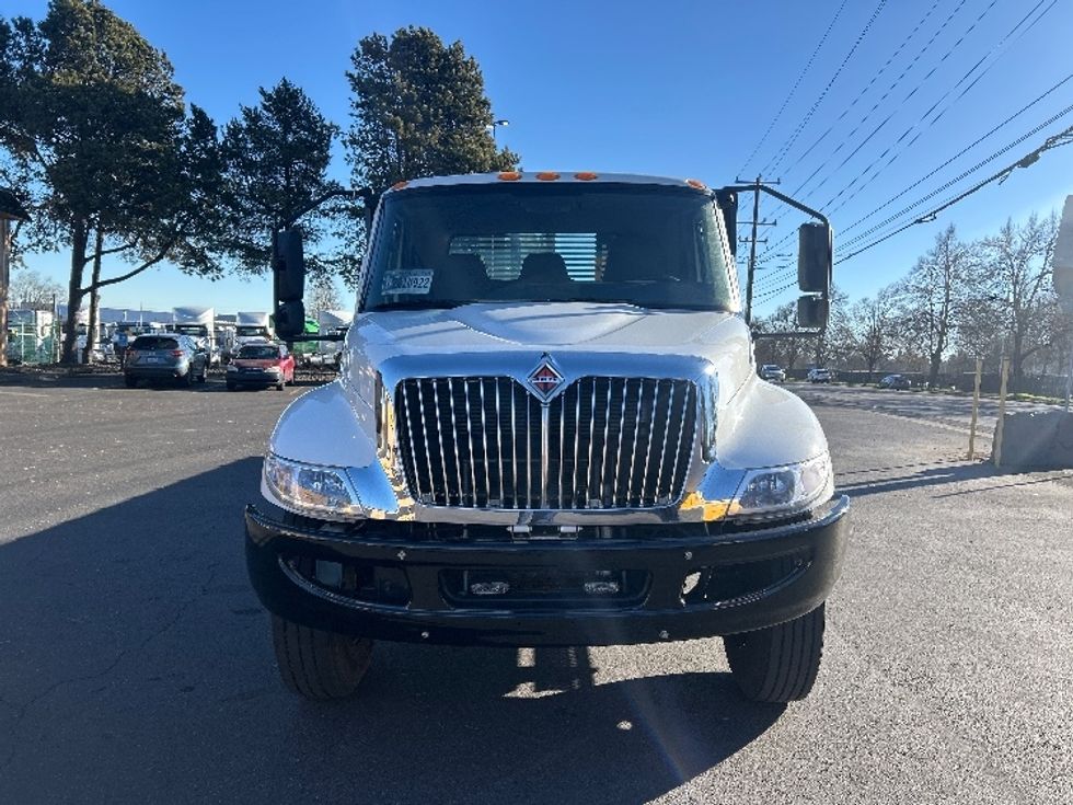 Flatbed Truck-Light and Medium Duty Trucks-International-2019-MV607-Portland-OR-125,453\n\t\tmiles-$ 42,500 - Image 2