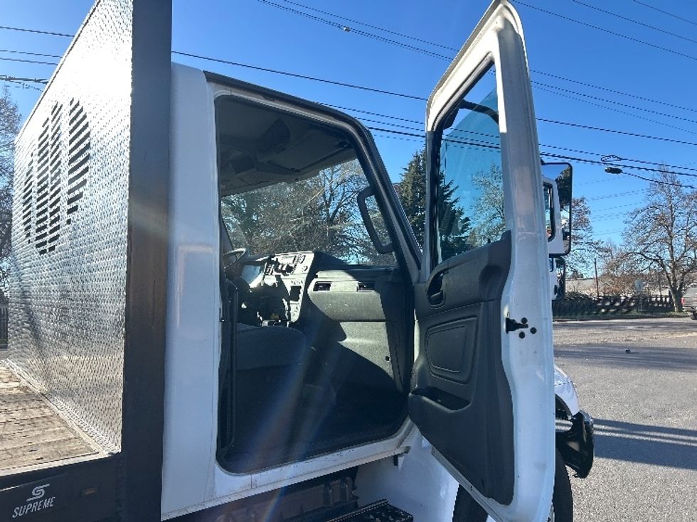 Flatbed Truck-Light and Medium Duty Trucks-International-2019-MV607-Portland-OR-125,453\n\t\tmiles-$ 42,500 - Image 20