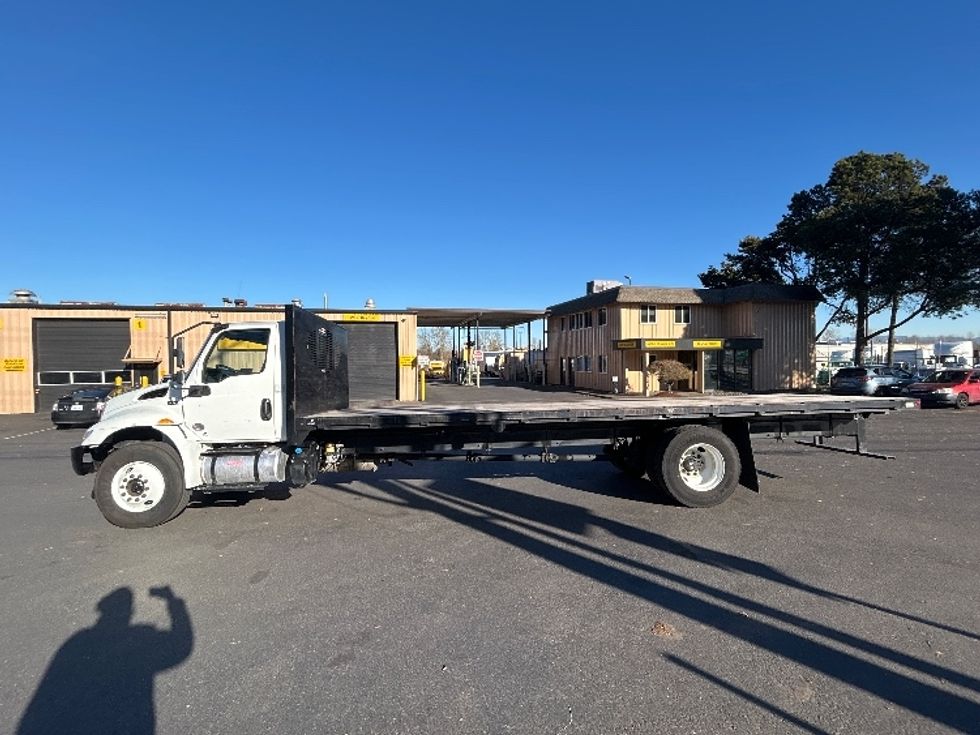 Flatbed Truck-Light and Medium Duty Trucks-International-2019-MV607-Portland-OR-125,453\n\t\tmiles-$ 42,500 - Image 4