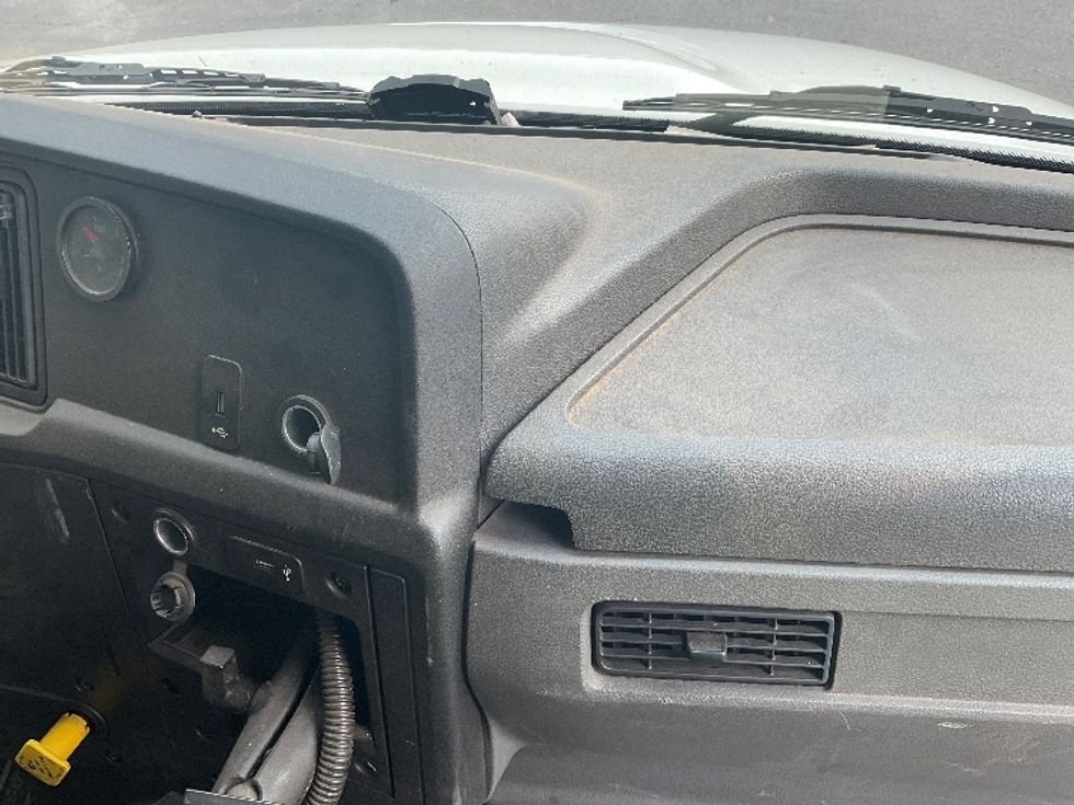 Flatbed Truck-Light and Medium Duty Trucks-International-2020-MV607-Capitol Heights-MD-102,782\n\t\tmiles-$ 59,000 - Image 17