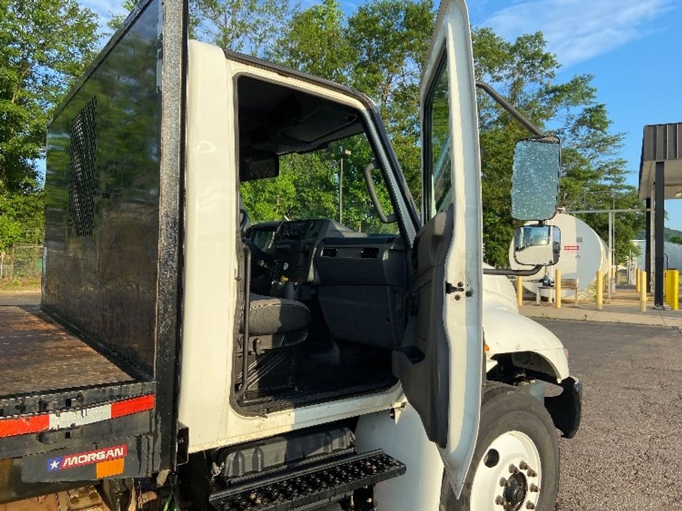 Flatbed Truck-Light and Medium Duty Trucks-International-2020-MV607-Cleveland-TN-185,215\n\t\tmiles-$ 60,000 - Image 16