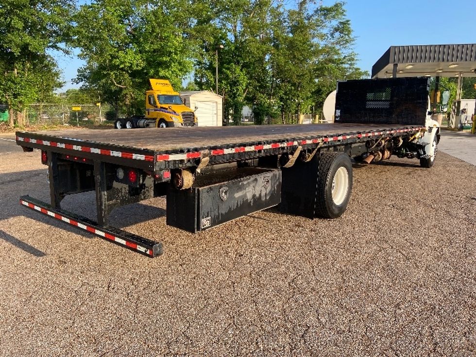 Flatbed Truck-Light and Medium Duty Trucks-International-2020-MV607-Cleveland-TN-185,215\n\t\tmiles-$ 60,000 - Image 9
