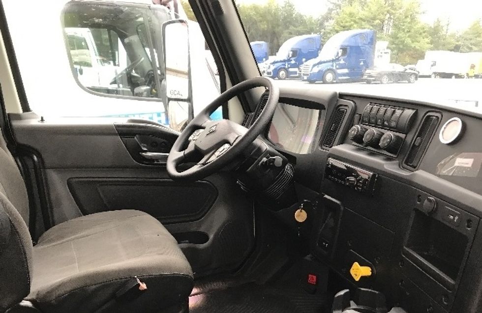 Flatbed Truck-Light and Medium Duty Trucks-International-2020-MV607-Conover-NC-279,188\n\t\tmiles-$ 47,250 - Image 16