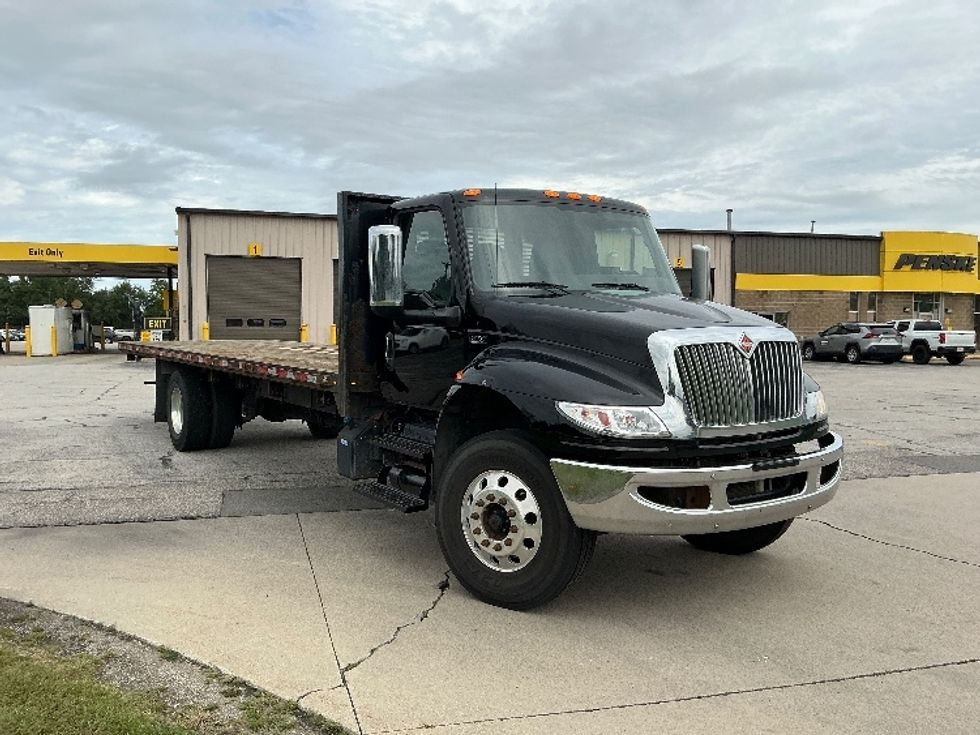 Flatbed Truck-Light and Medium Duty Trucks-International-2020-MV607-Elkhart-IN-136,390\n\t\tmiles-$ 51,250 - Image 1
