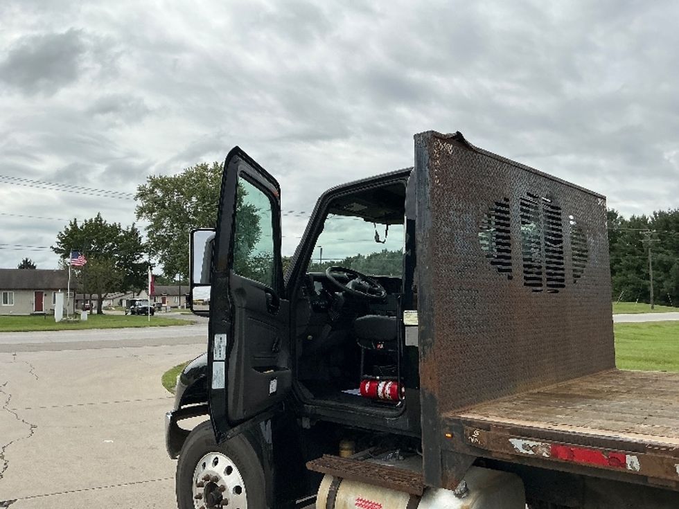 Flatbed Truck-Light and Medium Duty Trucks-International-2020-MV607-Elkhart-IN-136,390\n\t\tmiles-$ 51,250 - Image 16