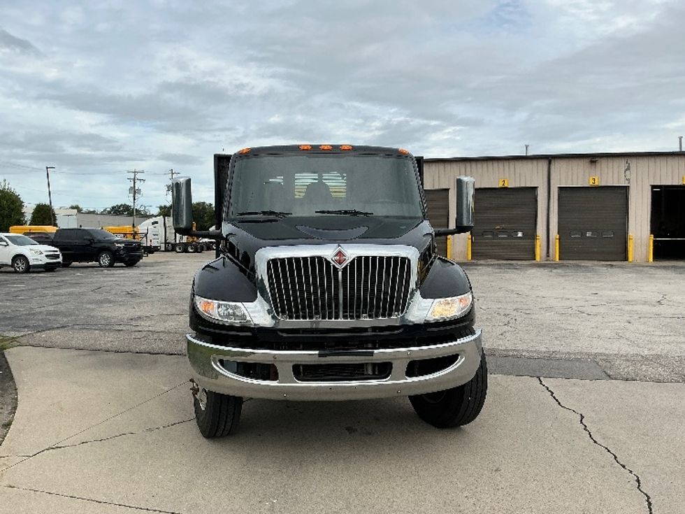 Flatbed Truck-Light and Medium Duty Trucks-International-2020-MV607-Elkhart-IN-136,390\n\t\tmiles-$ 51,250 - Image 2