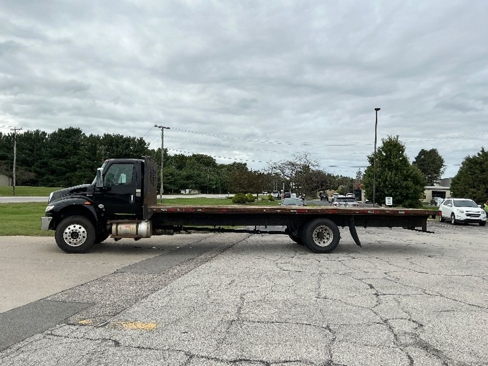 Flatbed Truck-Light and Medium Duty Trucks-International-2020-MV607-Elkhart-IN-136,390\n\t\tmiles-$ 51,250 - Image 4
