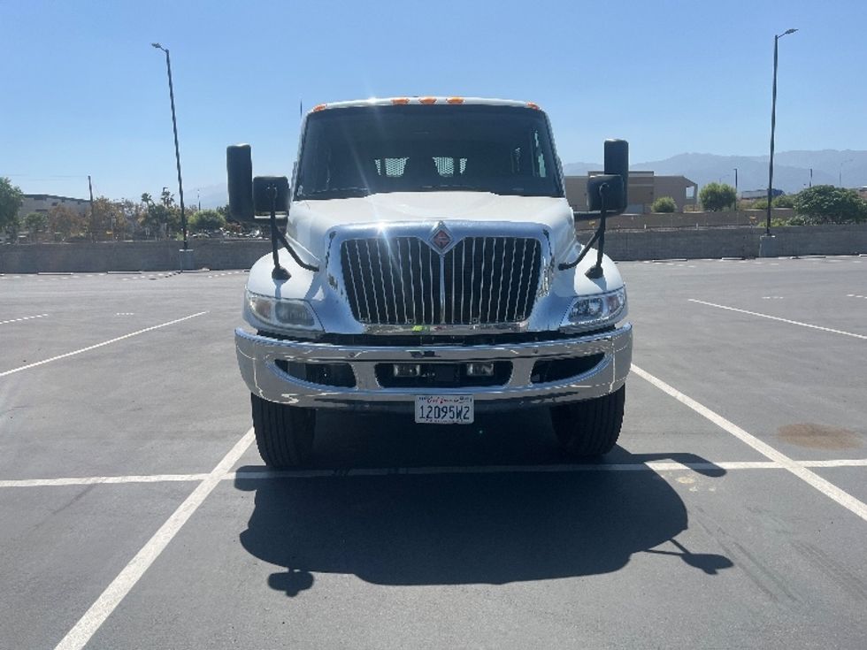 Flatbed Truck-Light and Medium Duty Trucks-International-2020-MV607-Fontana-CA-152,211\n\t\tmiles-$ 53,250 - Image 2