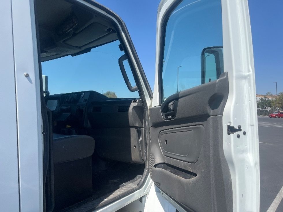 Flatbed Truck-Light and Medium Duty Trucks-International-2020-MV607-Fontana-CA-152,211\n\t\tmiles-$ 53,250 - Image 20