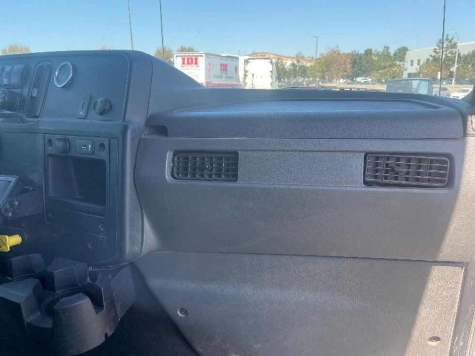 Flatbed Truck-Light and Medium Duty Trucks-International-2020-MV607-Fontana-CA-152,211\n\t\tmiles-$ 53,250 - Image 21