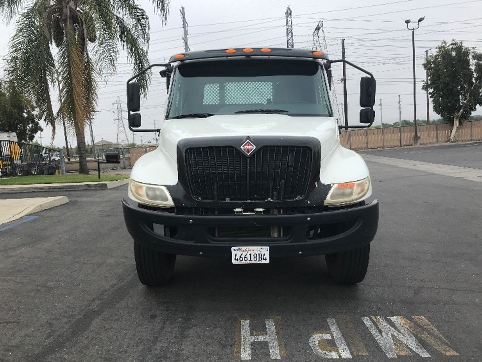 Flatbed Truck-Light and Medium Duty Trucks-International-2020-MV607-Fontana-CA-185,885\n\t\tmiles-$ 49,250 - Image 2