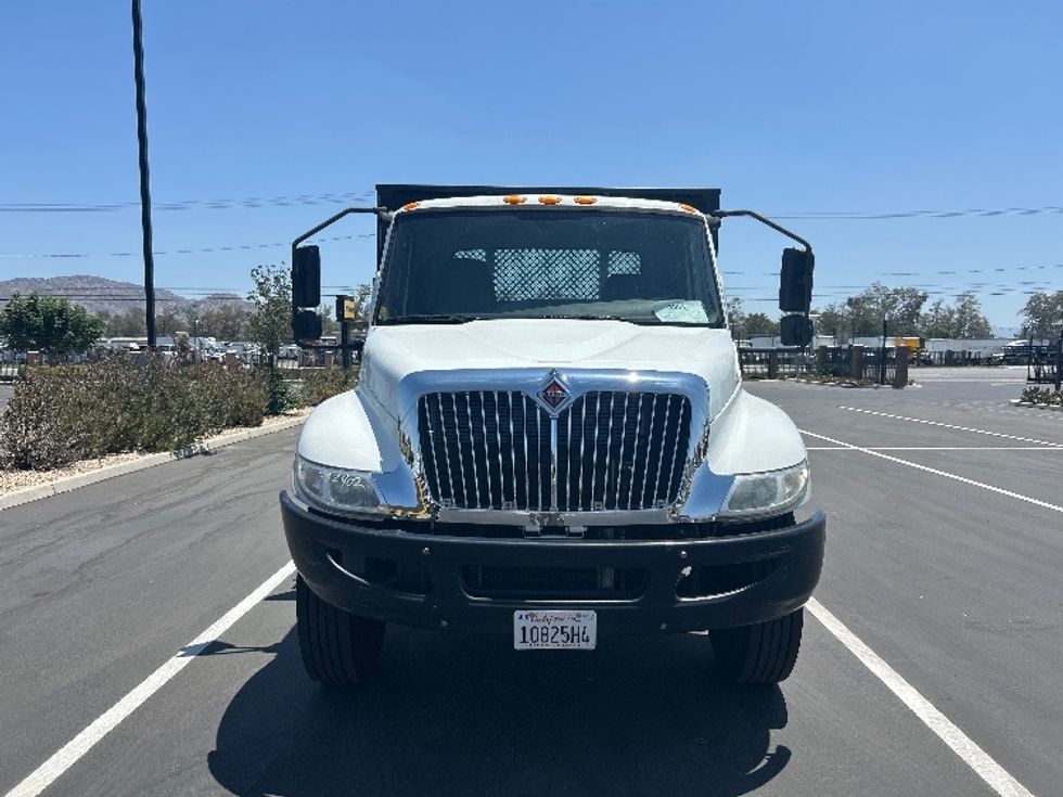 Flatbed Truck-Light and Medium Duty Trucks-International-2020-MV607-Fontana-CA-297,113\n\t\tmiles-$ 26,250 - Image 2