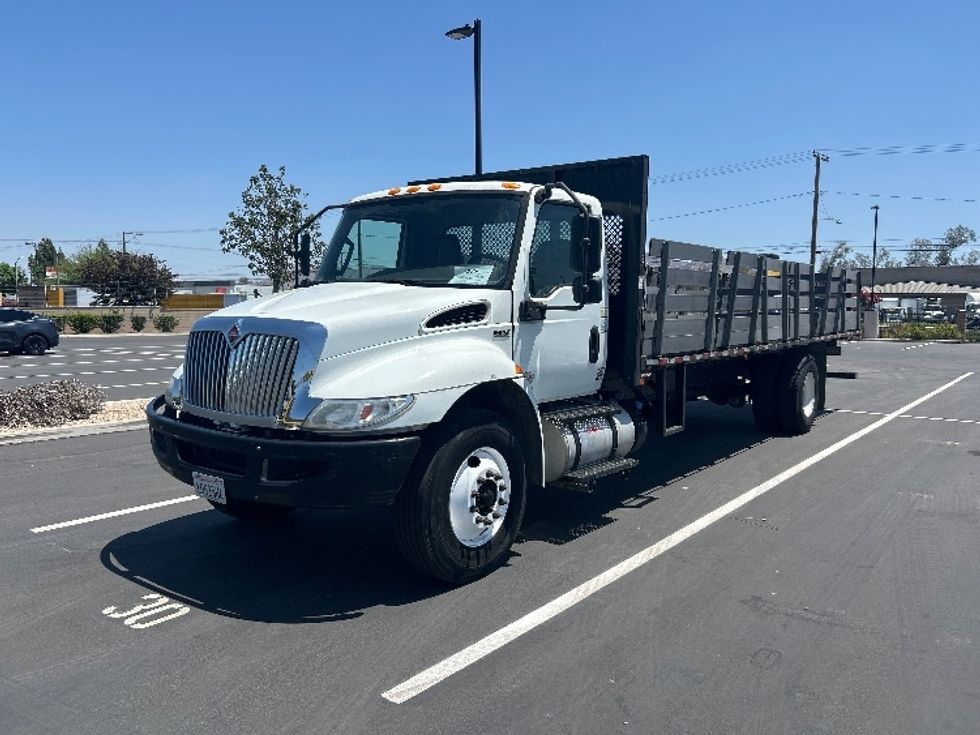 Flatbed Truck-Light and Medium Duty Trucks-International-2020-MV607-Fontana-CA-297,113\n\t\tmiles-$ 26,250 - Image 3