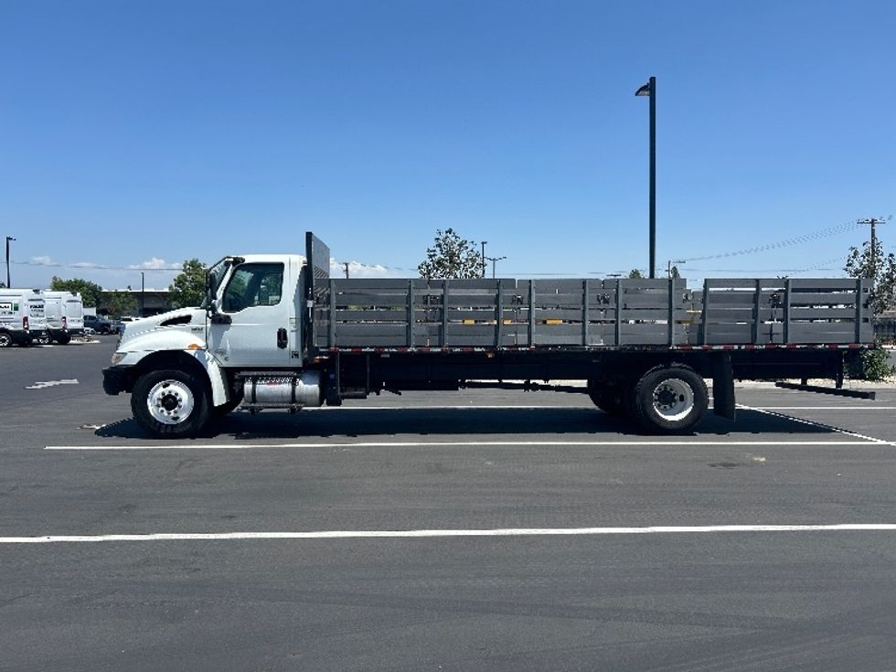 Flatbed Truck-Light and Medium Duty Trucks-International-2020-MV607-Fontana-CA-297,113\n\t\tmiles-$ 26,250 - Image 4