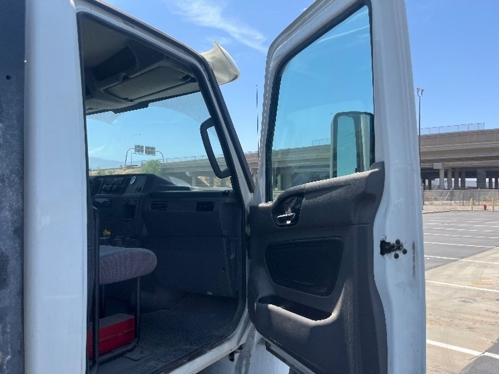 Flatbed Truck-Light and Medium Duty Trucks-International-2020-MV607-Fontana-CA-8,671\n\t\tmiles-$ 62,750 - Image 20