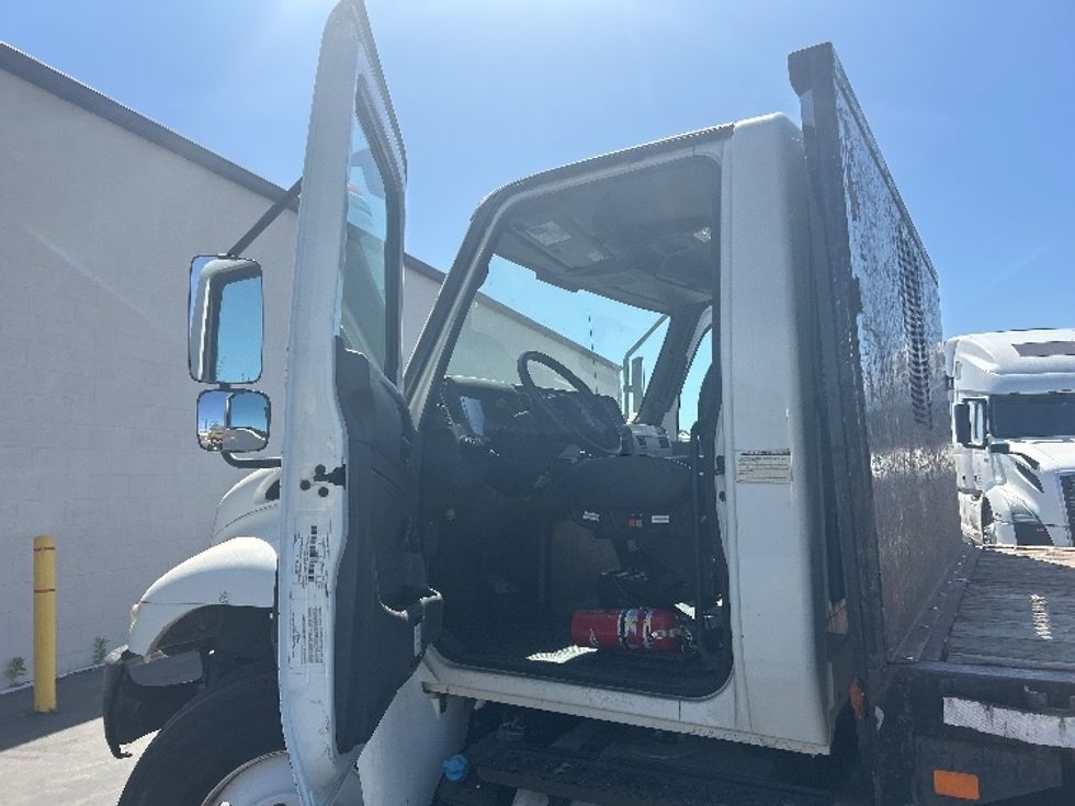 Flatbed Truck-Light and Medium Duty Trucks-International-2020-MV607-Fresno-CA-96,061\n\t\tmiles-$ 55,250 - Image 14
