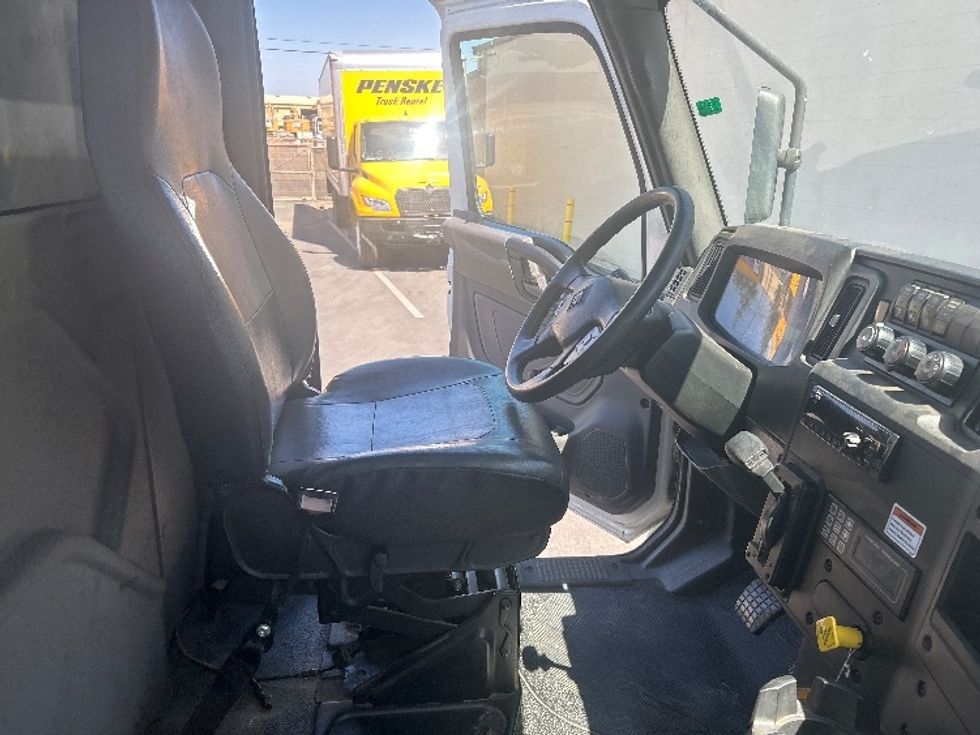 Flatbed Truck-Light and Medium Duty Trucks-International-2020-MV607-Fresno-CA-96,061\n\t\tmiles-$ 55,250 - Image 20